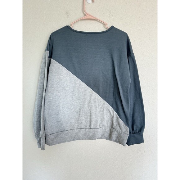 Steve Madden Color block Crew Neck Sweatshirt Blue Gray Size M Preppy Pocket Top - Picture 2 of 6